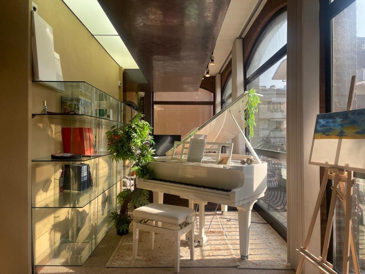 Luxury Piano House